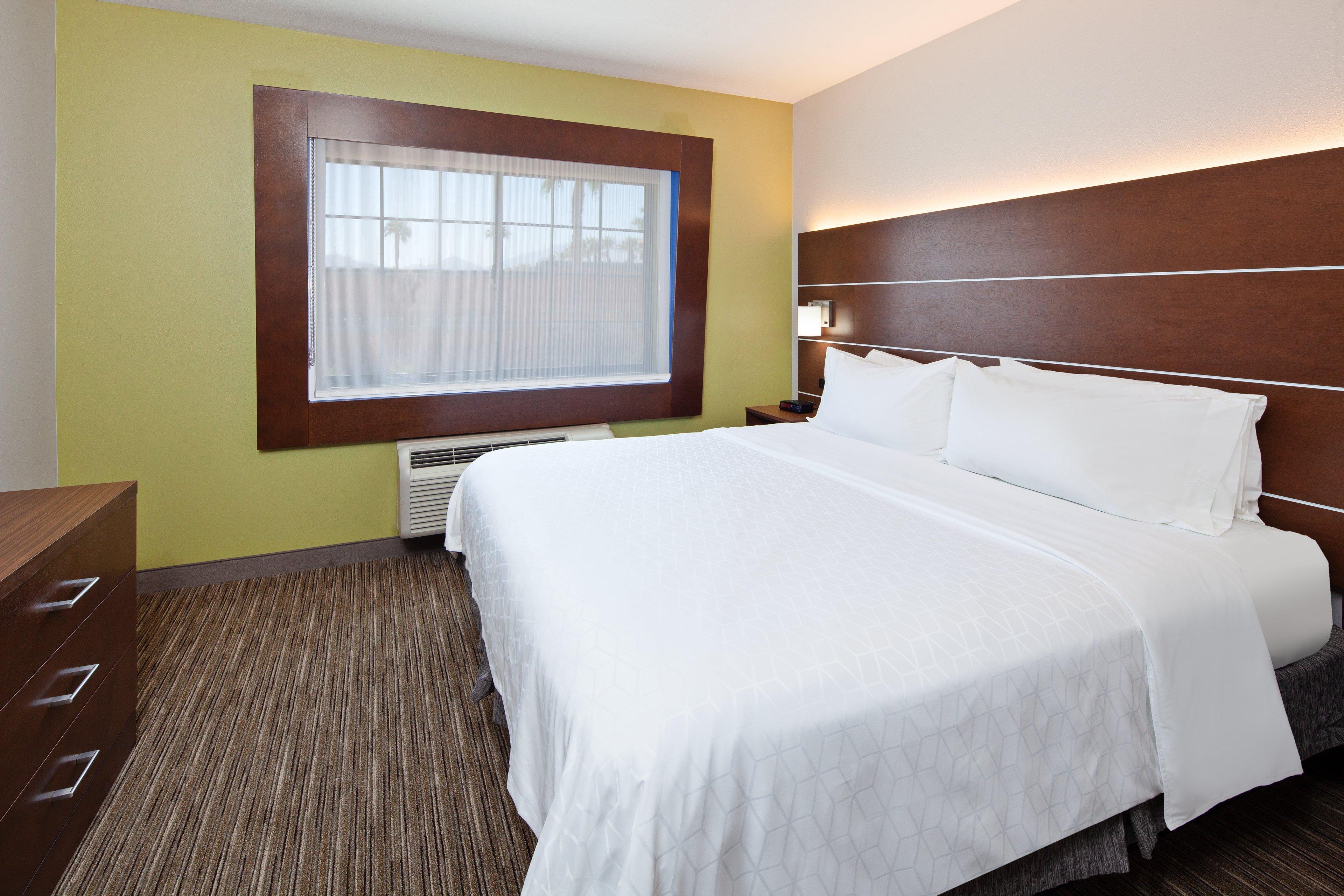 Express & - Palm Spgs Area By Ihg 3*