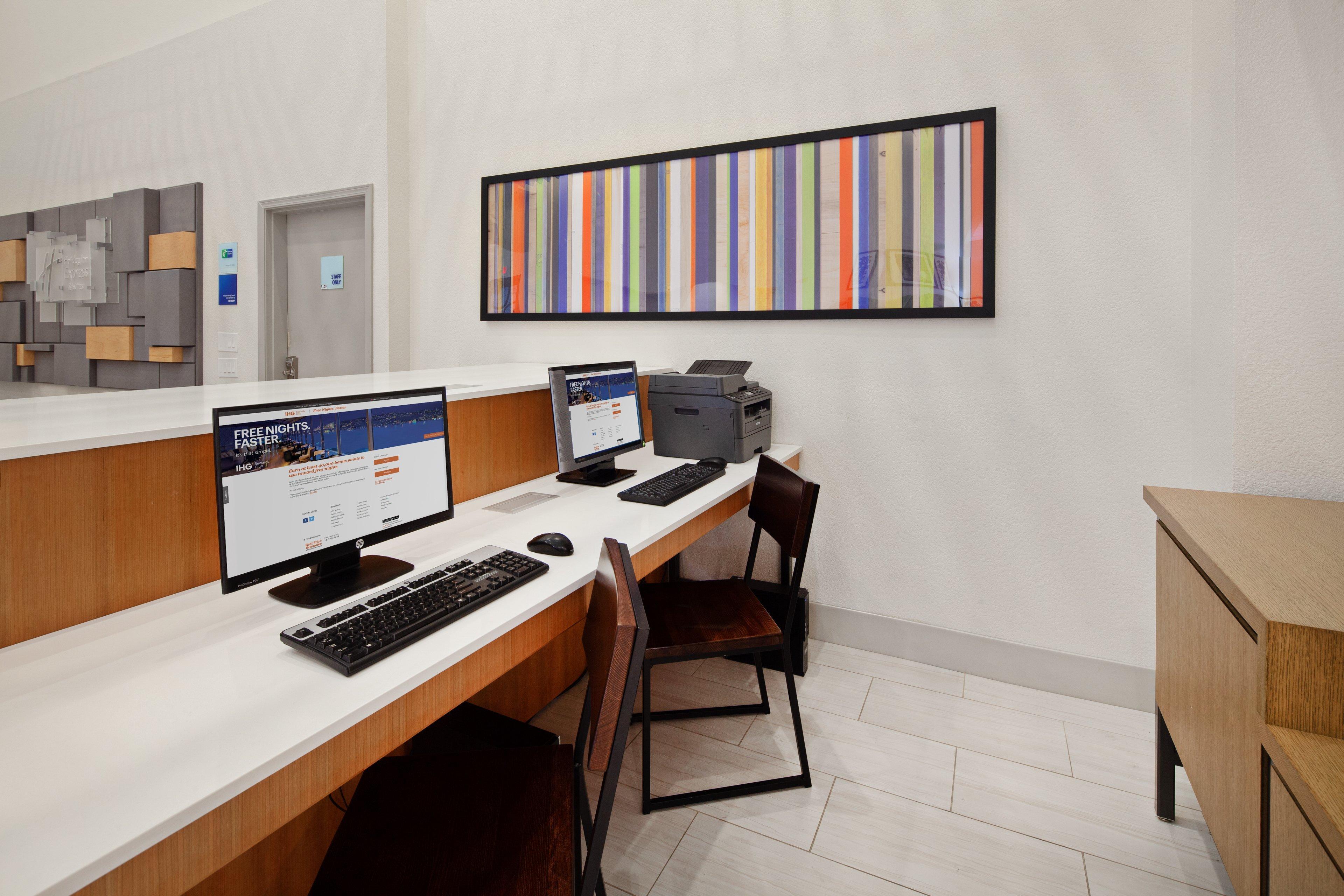 Express & - Palm Spgs Area By Ihg Resort 3*